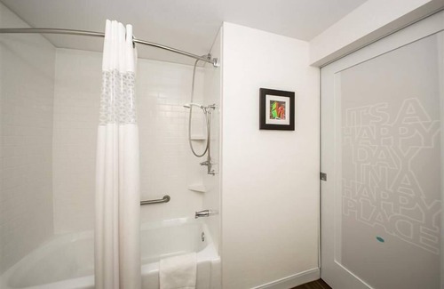 Eastwick Hotel | Inn at Philadelphia Airport