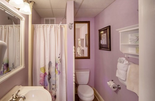 Valley Street Bed & Breakfast | Inn at St John Portland In-Town
