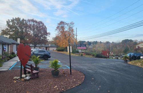Harrisburg Hotel | Inn of the Dove - Romantic Luxury Suites with Jacuzzi & Seasonal Fireplace at Harrisburg-Hershey-Philadelphia, PA