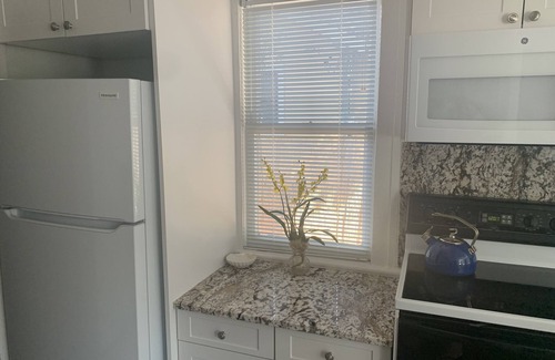 South Seminole Heights House | Inn the Heights ~the Bungalow Too- Close to everything! Central &Pet Friendly