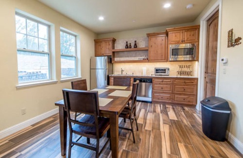 Ahwahnee Bed & Breakfast | Inn the Woods Suites