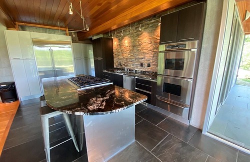 Hendersonville House | Innisfree Farm: Stunning & Spectacular Mountain Escape! Close to Hendersonville & Asheville; TIEC.