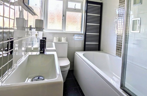 Southwick House | INNit Brighton Sea Side - 4BR House with Free Parking