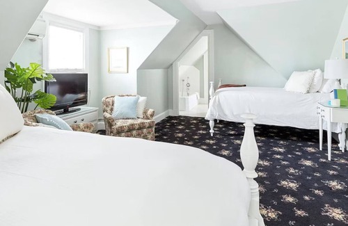 Kennebunkport Hotel | Innkeepers Room at Kennebunkport Inn, Free Parking, Near Dock Square