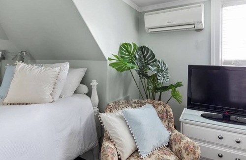 Kennebunkport Hotel | Innkeepers Room at Kennebunkport Inn, Free Parking, Near Dock Square