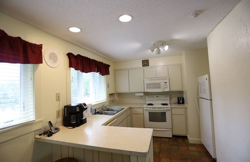 Waterville Valley Condo | Inns of Waterville Valley close to town square (301)