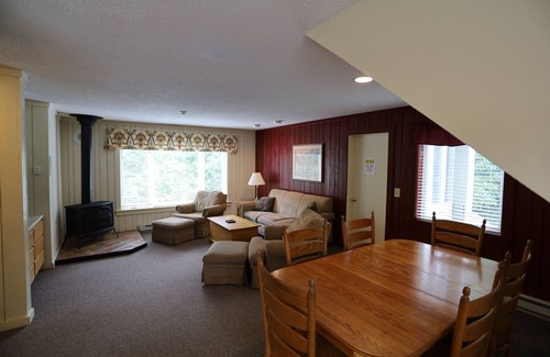 Waterville Valley Condo | Inns of Waterville Valley close to town square (301)