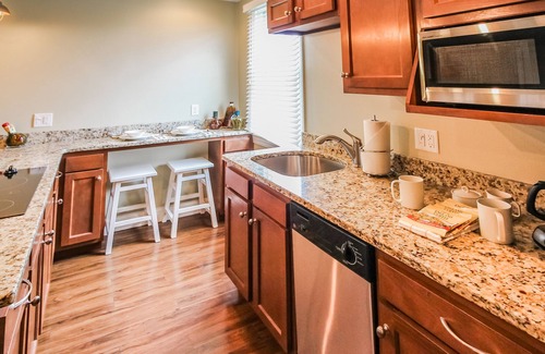 Falmouth Heights Hotel | InnSeason Resorts HarborWalk