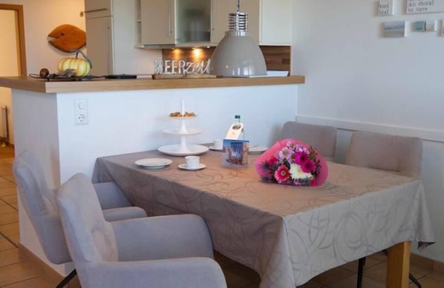 Fehmarn Apartment | Inselblume 50 - vacation home from private in the beach castle
