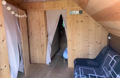 Arc-et-Senans Ski Chalet | Insolite au Camping La Saline d'Arc et Senans