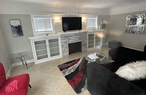 San Bernardino House | Insta-Worthy! Just Remodeled! Private Home! Luxurious & Brand New