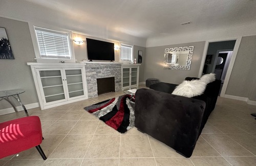 San Bernardino House | Insta-Worthy! Just Remodeled! Private Home! Luxurious & Brand New