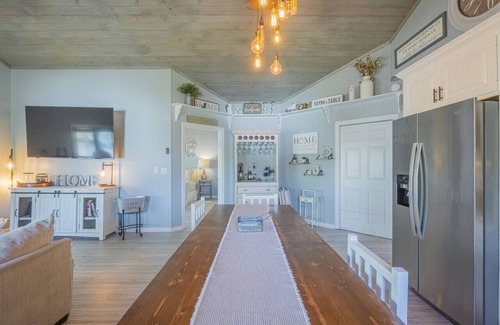 Reed Creek House | Insta Worthy Lake Hartwell Home - Private Dock