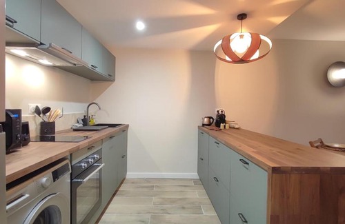 Roquefort-la-Bedoule Apartment | Instant Plaisirs - T2 60m2 avec Terrasse et Balnéo privative
