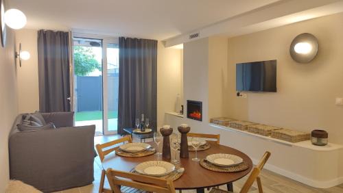 Roquefort-la-Bedoule Apartment | Instant Plaisirs - T2 60m2 avec Terrasse et Balnéo privative