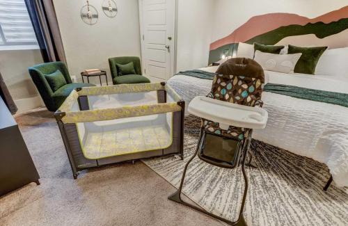 Central Colorado Springs Apartment | Institute Den Downtown Modern Basement Suite