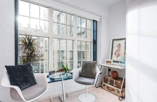 Carnaby Apartment | Interior Designed Soho Loft Apartment