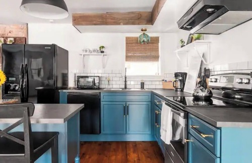 Troy House | Interior designer building with AC and WiFi in enjoyable Troy