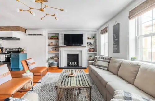 Troy House | Interior designer building with AC and WiFi in enjoyable Troy