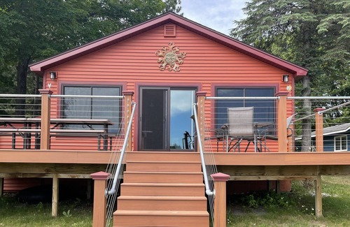 Central Lake Cottage | Intermediate Lake Paradise! June 2024 Dates Still Available. Book Today!
