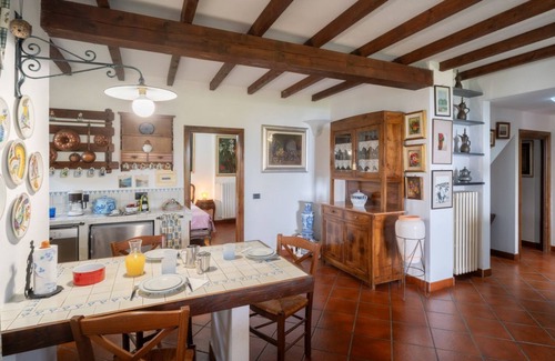 Cason della Guardia Apartment | Into the Green! Flower Flat x4 Pool & Parking