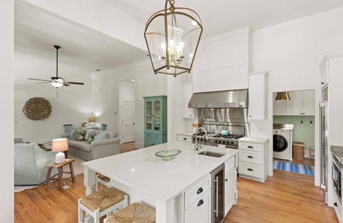 Saint Simons Island House | Into the Mystic sleeps 13 and has a pool