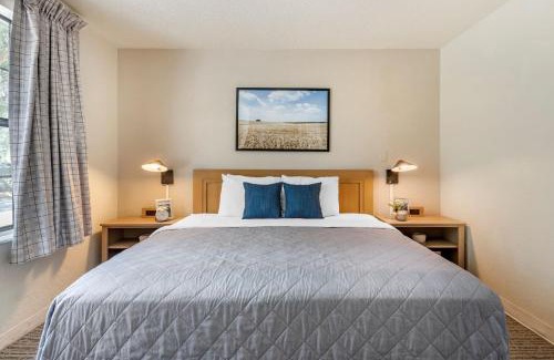 Greensboro Hotel | InTown Suites Extended Stay Greensboro NC - Airport