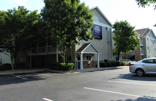 Roswell Apartment | InTown Suites Extended Stay Atlanta GA - Roswell/Alpharetta