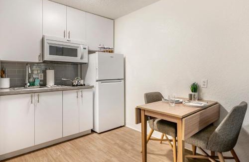 Town Center Hotel | InTown Suites Extended Stay Marietta GA - Town Center