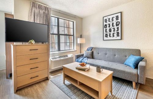 Town Center Hotel | InTown Suites Extended Stay Marietta GA - Town Center