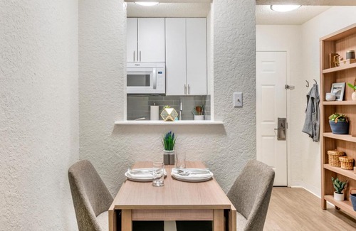 Shenandoah Hotel | InTown Suites Extended Stay Baton Rouge LA