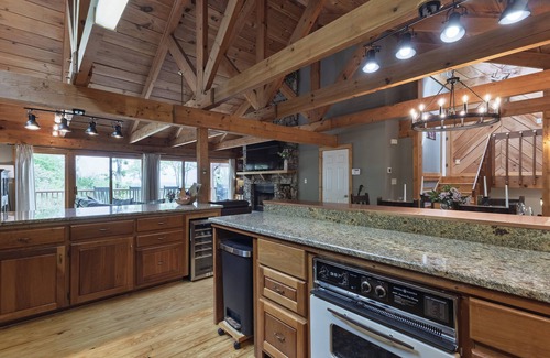 Lake Toxaway House | InTOXication - 3 BEDROOM MOUNTAIN HOME WITH A VIEW