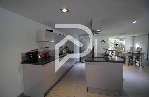 Aigues-Mortes Apartment | Intra Muros - Aigues Mortes - Appartement de 140m²
