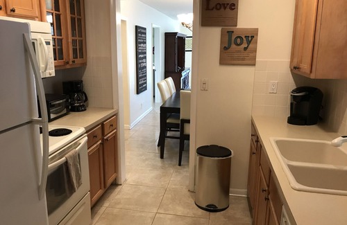 Deerfield Beach House | Intracoastal Waterfront Key West style Bungalow-Walk to Beach and Restaurants