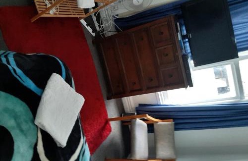 Linwood Bed & Breakfast | Intrepid Bed and Breakfast Christchurch