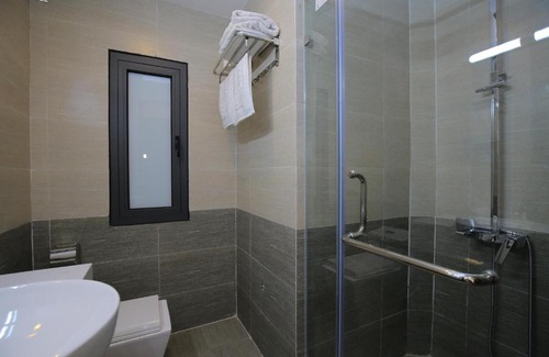 Ngoc Khanh Apartment | Investland - Kim Ma, Dao Tan, Street Near Daewoo, Lotte and Vinhomes Metropolis, One, Two Bdr