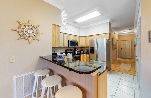 Kill Devil Hills Condo | Inviting 2BR Oceanview 2nd-Floor | Balcony