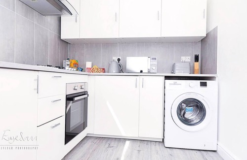 Bromley Common and Keston Apartment | Inviting 3-Bed Apartment in Bromley