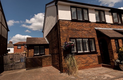 Offerton House | Inviting 3-bed House in Manchester