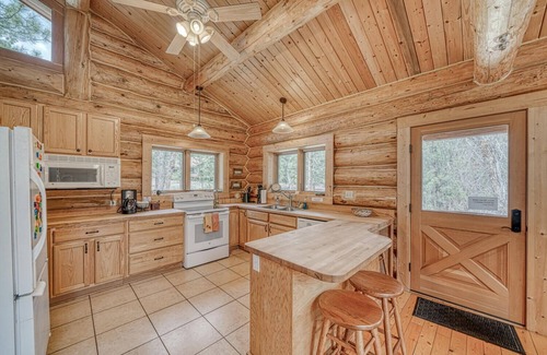 Nathrop Cabin | Inviting and Relaxing-Cliffs and Streams!
