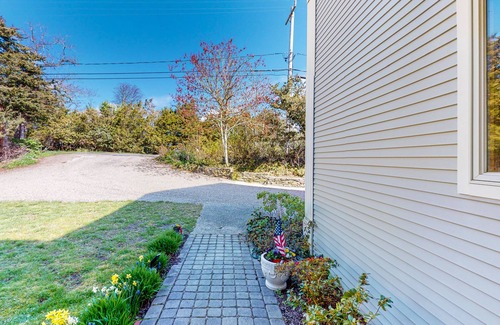 North Chatham Apartment | Inviting apartment with patio, full kitchen, & golf nearby