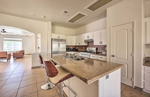 Greenacres House | Inviting Bakersfield Home w/Spacious Yard!