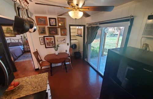 Charlotte Condo | Inviting Charlotte Condo, W/D, Garden Patio & Courtyard View