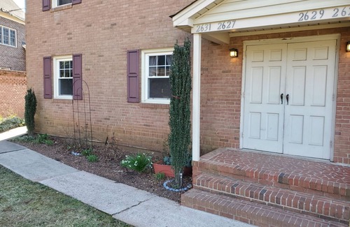 Charlotte Condo | Inviting Charlotte Condo, W/D, Garden Patio & Courtyard View