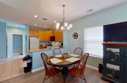 Red Hill Condo | Inviting condo with golf, tennis, pool, central AC, & W/D