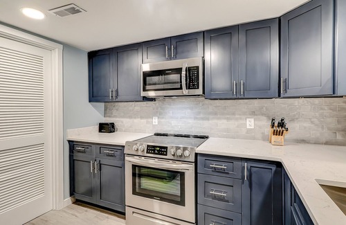 Sea Pines Villa | Inviting condo with pool, balcony, beach access & washer/dryer - golf nearby