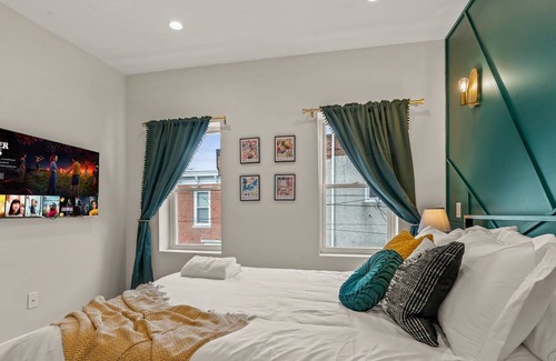 Passyunk Square House | Inviting Family Oasis & E Passyunk Game Home