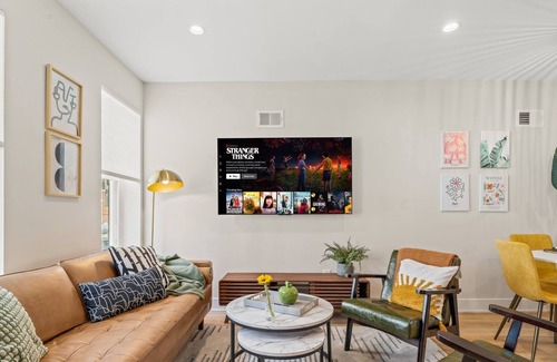 Passyunk Square House | Inviting Family Oasis & E Passyunk Game Home