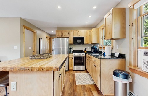 Greenwood Apartment | Inviting garage apartment with everything you need and easy access to Mt. Abram
