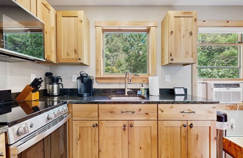 Greenwood Apartment | Inviting garage apartment with everything you need and easy access to Mt. Abram